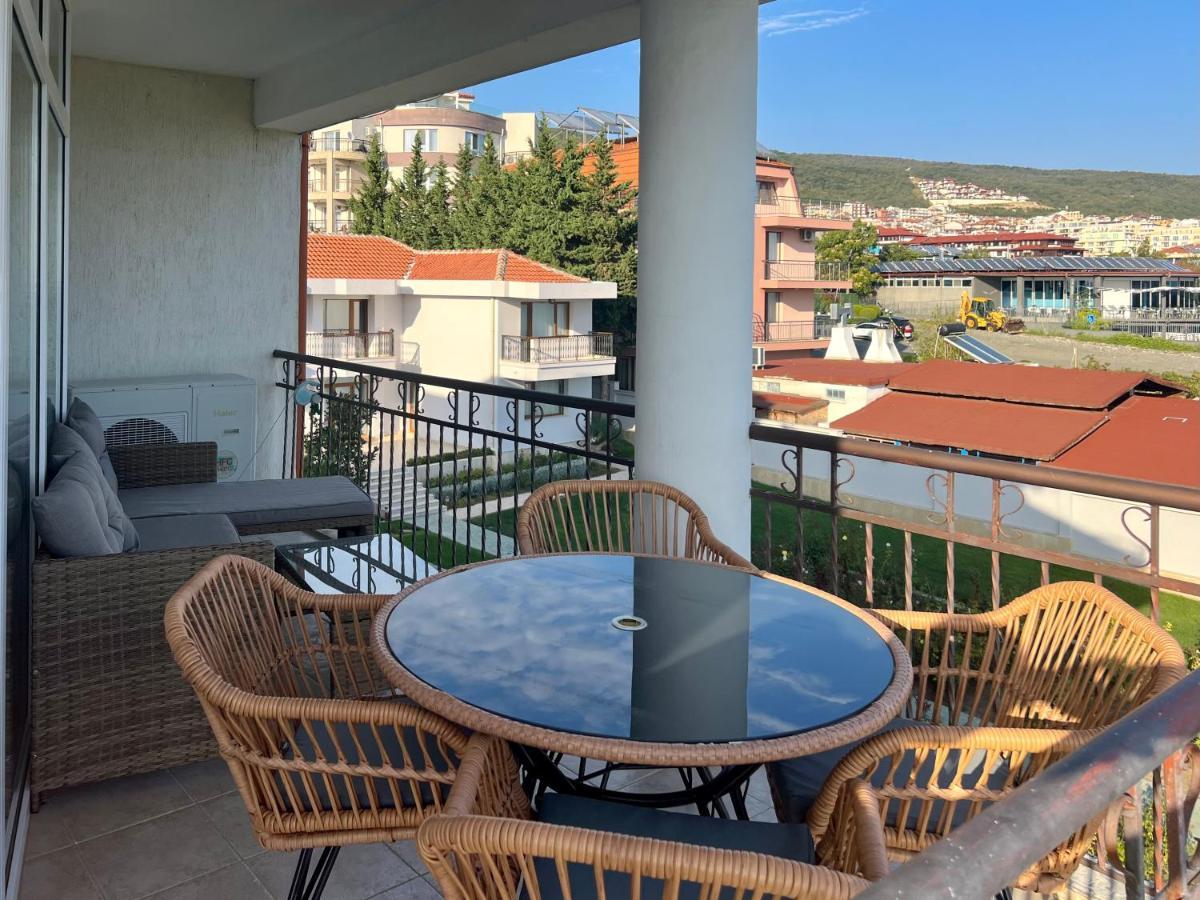 Beachfront Havana Sveti Vlas Bagian luar foto