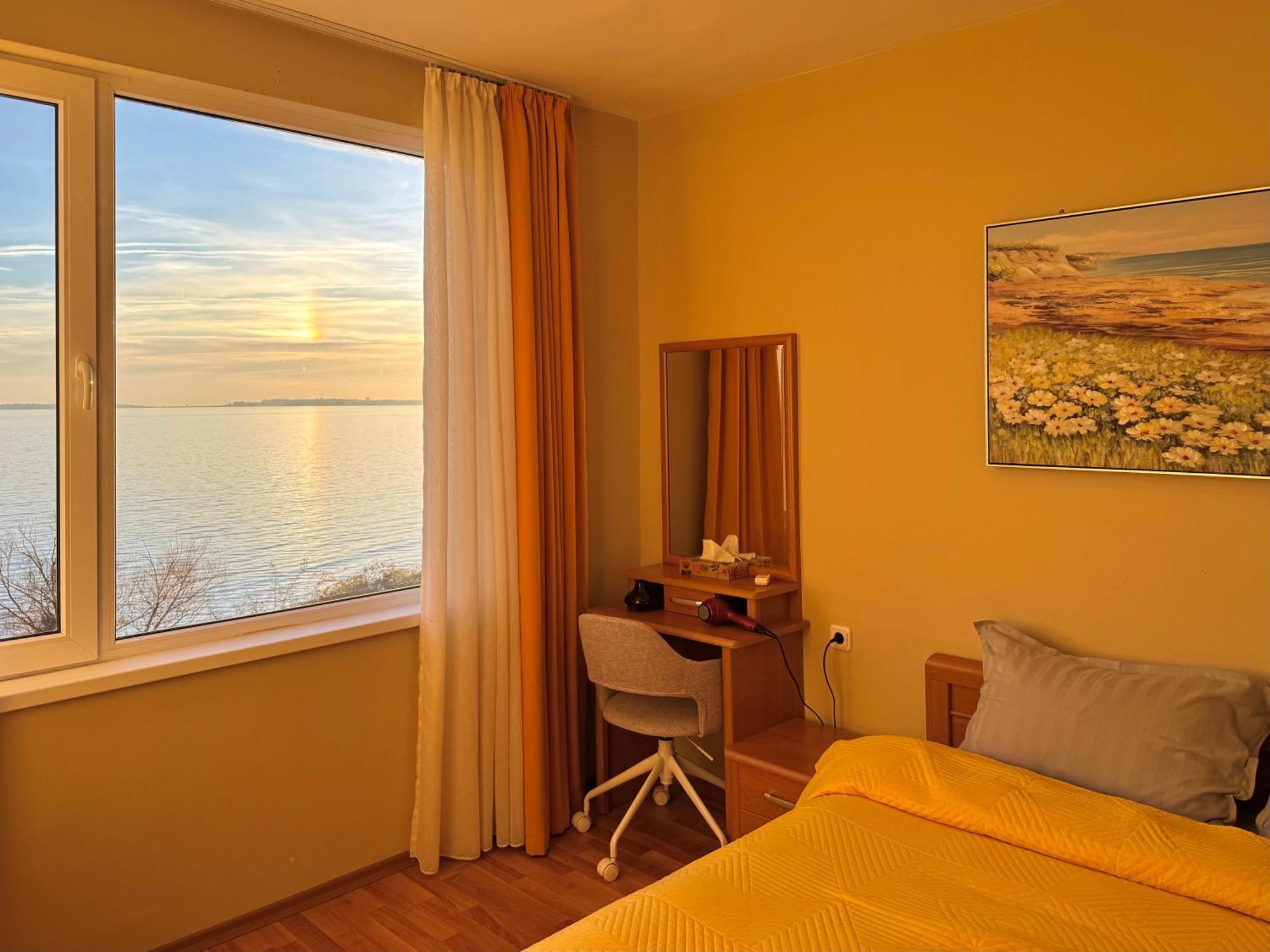 Beachfront Havana Sveti Vlas Bagian luar foto