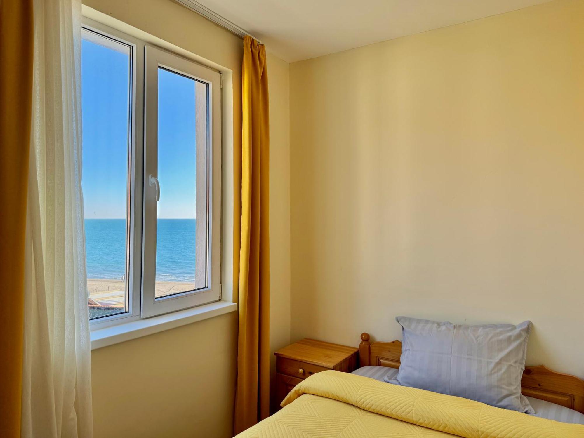 Beachfront Havana Sveti Vlas Bagian luar foto